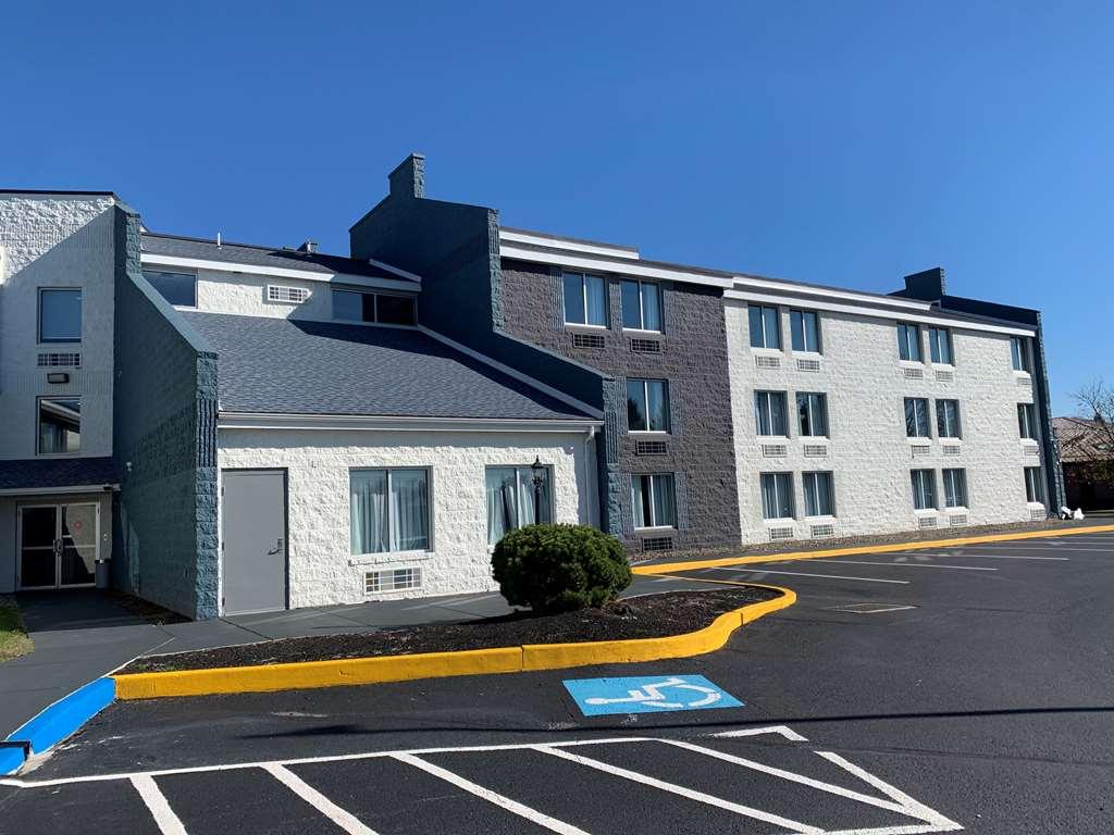 Best Western Carlisle South Exterior photo