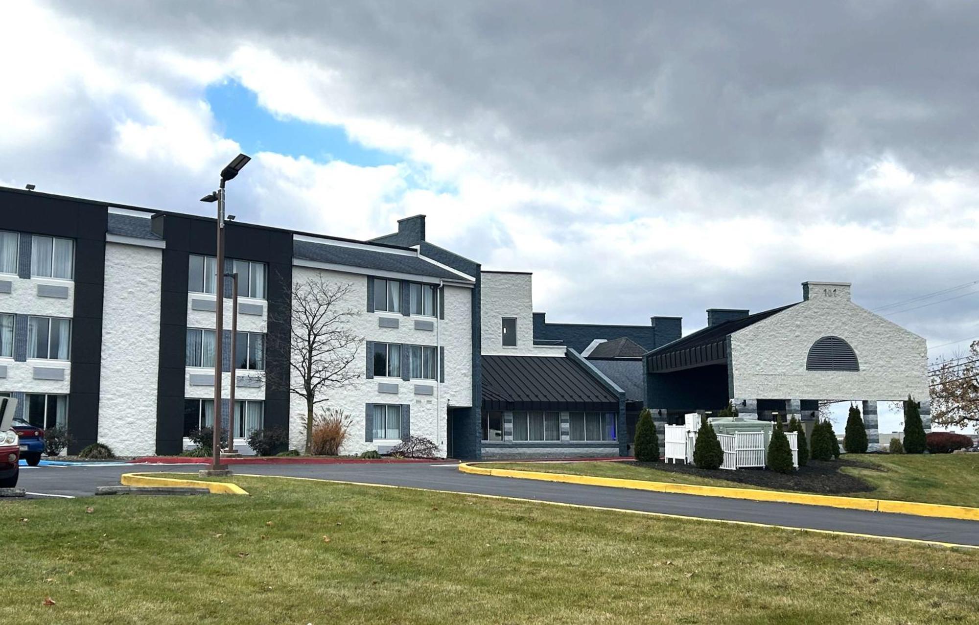 Best Western Carlisle South Exterior photo